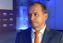 Coraz więcej robotów w fabrykach samochodów. Przyszłością są inteligentne maszyny współpracujące i dostosowujące się do otoczenia