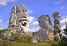 Ostańce na Jurze przy Hotelu Kmicic