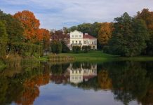 Pałac Raczyńskich przy Hotelu Kmicic