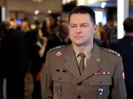 Wojsko rozwija systemy sztucznej inteligencji do wsparcia dowodzenia i cyberobrony. Ważna współpraca z przemysłem i nauką